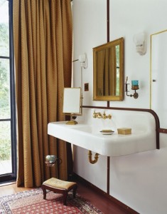 Repurposing a Vintage Farmhouse Sink in a Bathroom | D'oh!-I-Y